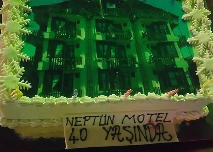 Neptun Szálloda Side